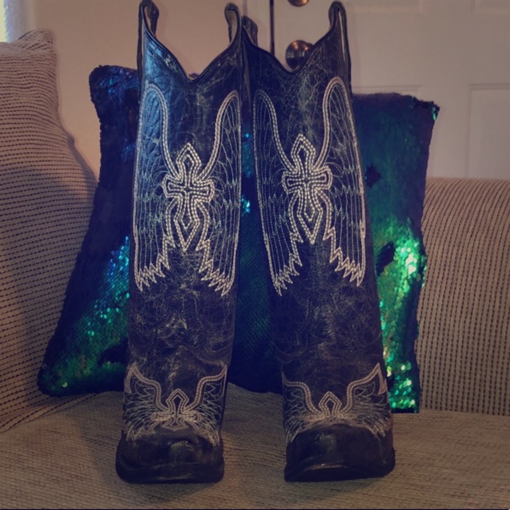 Circle G boots. Gorgeous wings. Brand new.